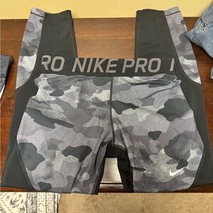 Nike leggings